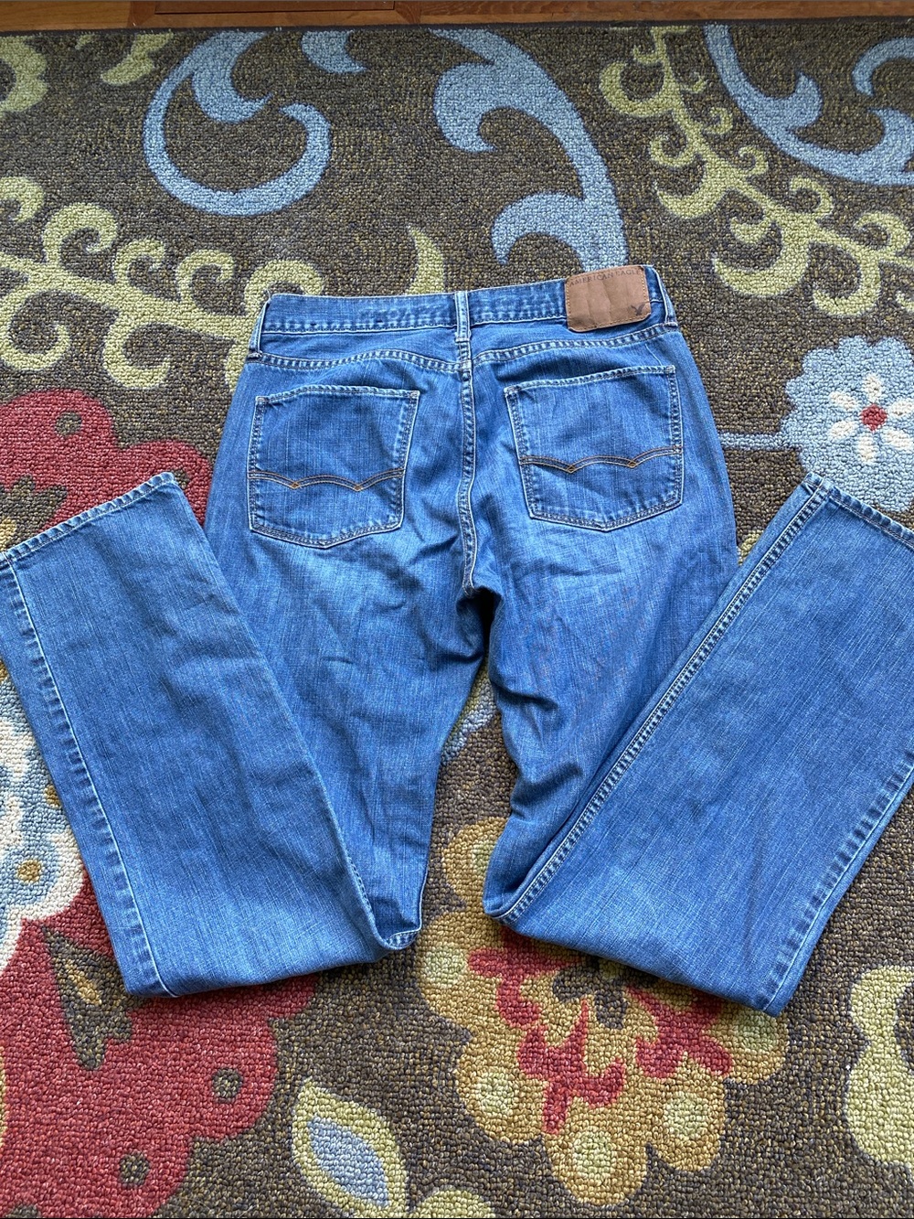 American Eagle Outfitters Straight Jeans in Medium Blue Denim